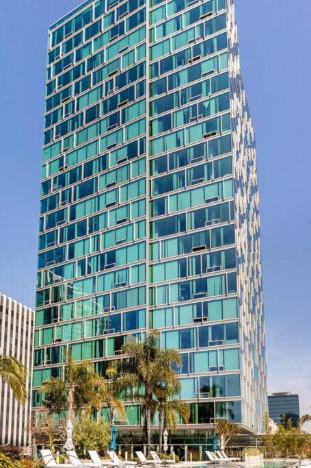 Lovely Upscale High Rise Private Parking & Pool Apartment Los Angeles Exterior photo
